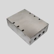 Люк стальной с откидной и вынимаемой крышкой (6 розеток)