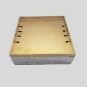 Люк стальной с откидной и вынимаемой крышкой из латуни (8 розеток)